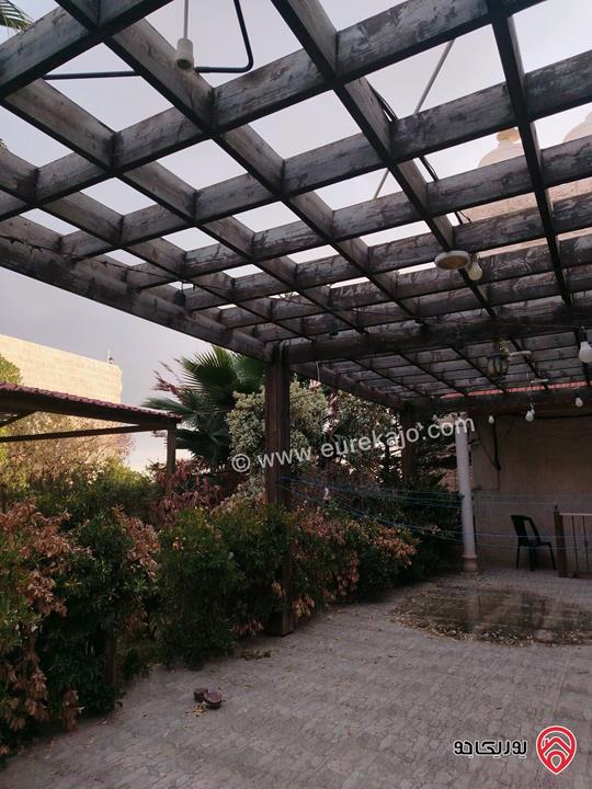 منزل مستقل مساحة 500م على أرض 1060م للبيع في الزرقاء - جريبا