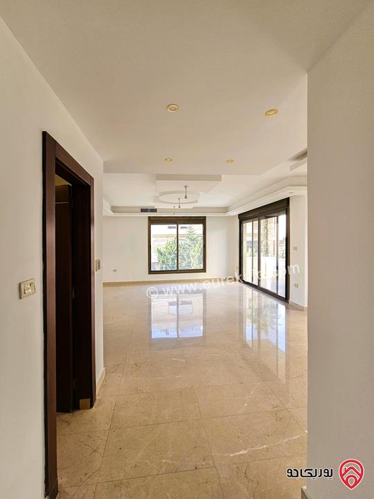 شقة سوبر ديلوكس جديدة - طابقية - مساحة 223م طابق أول للبيع في عمان - دير غبار