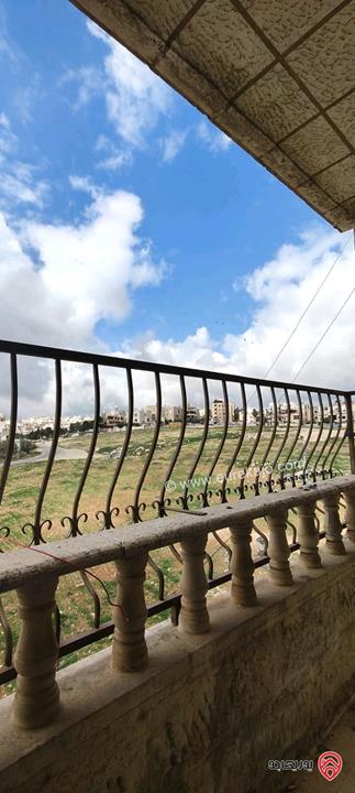 شقة طابق ثالث مساحة 273م للبيع في عمان - طبربور