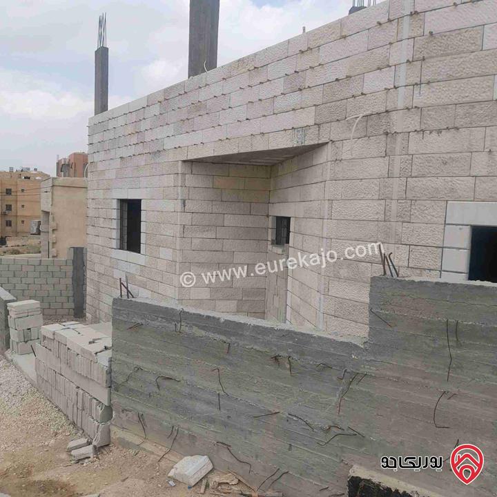 بيت عظم مساحة 132م على أرض 302م للبيع في عمان - المستندة
