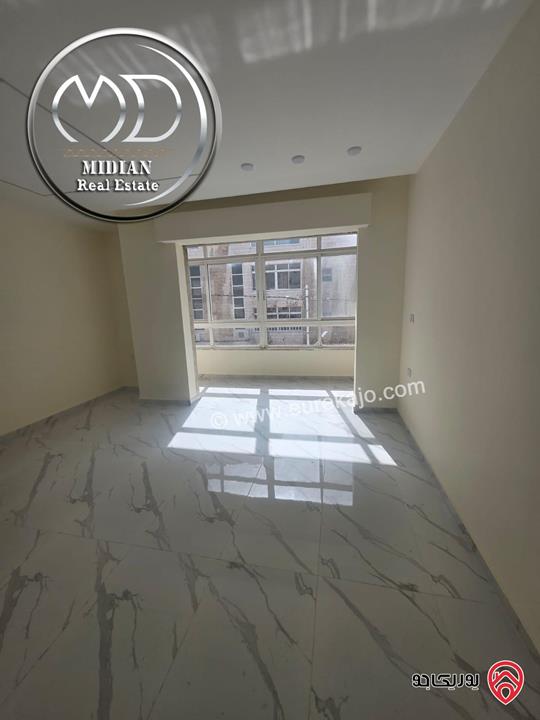 شقة فارغة للايجار في عمان - الرابية مساحة 215م 4 نوم طابق اول تشطيبات سوبر ديلوكس بسعر مميز