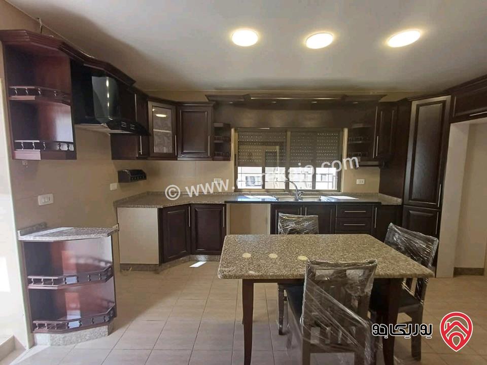 روف فارغ مساحة 130م للايجار في عمان - خلدا