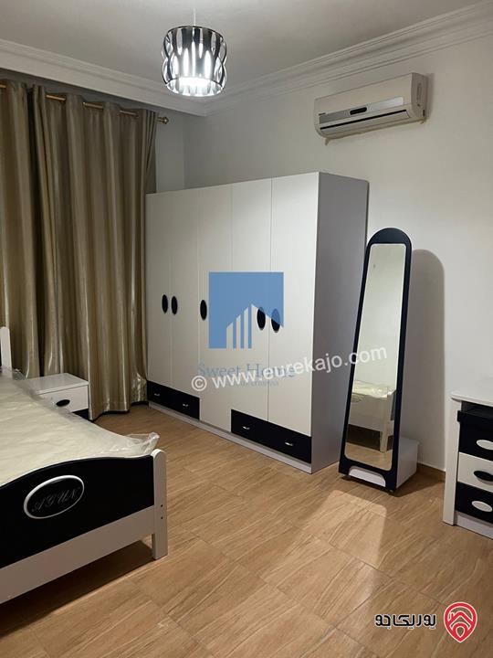 شقة مفروشة فاخرة للبيع في عمان - أم السماق قرب دوار النعيمات طابق ثالث 110م مع روف 110م تشطيب سوبر ديلوكس