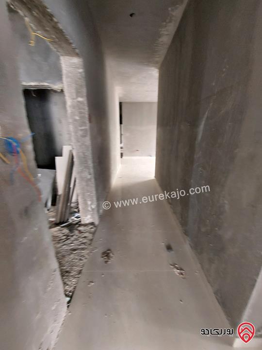 شقة أرضية قيد التشطيب مساحة 170م داخلي و 180م خارجي للبيع في عمان - تلاع العلي