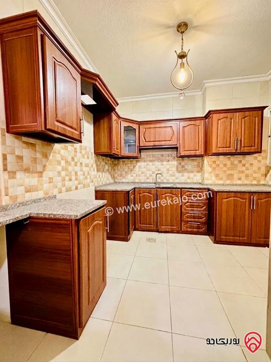 شقة مساحة 120م داخلي و 50م خارجي للبيع في عمان - ضاحية الاستقلال