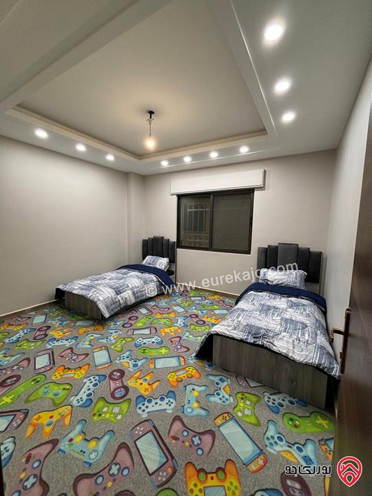 شقة كبيرة مساحة 200م داخلي مع ترس 120م للايجار مفروشة في عمان - الجبيهة حي المنصور