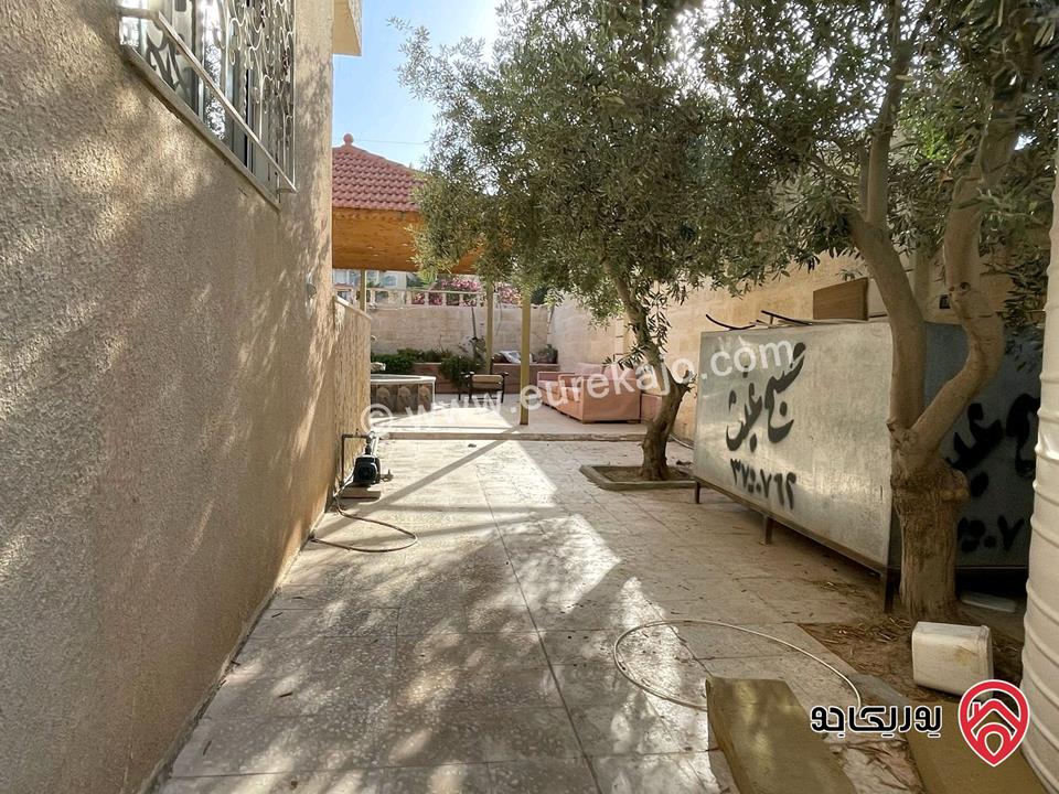 بيت مساحة 200م على ارض 561م للبيع في الزرقاء - منطقة شومر حي جبر 