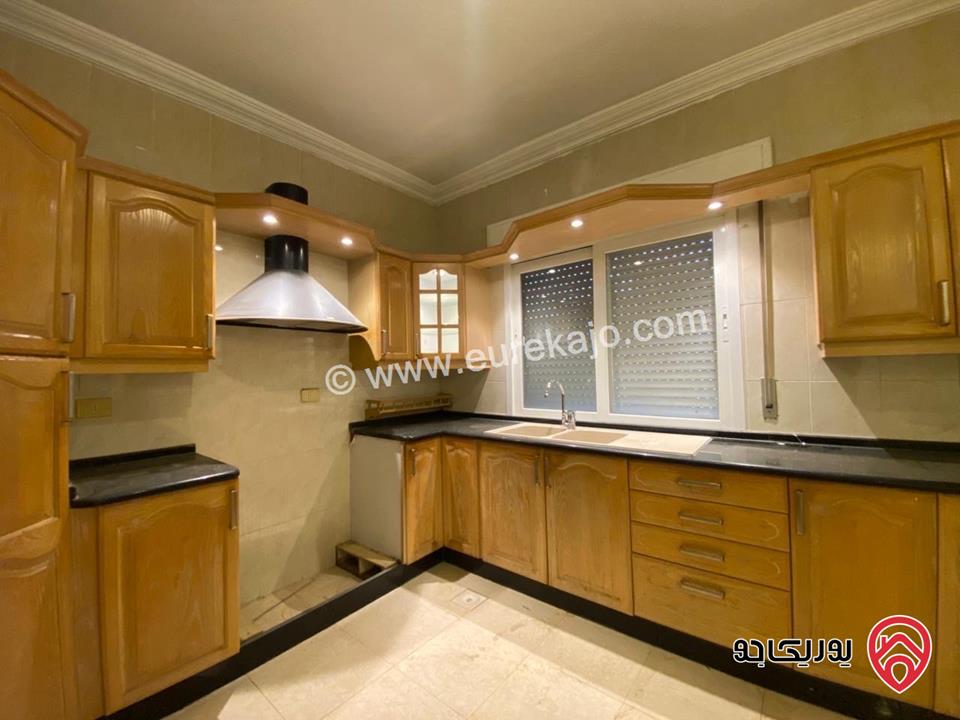 شقة طابق ثالث مساحة 200 م للبيع او للإيجار في عمان - تلاع العلي 