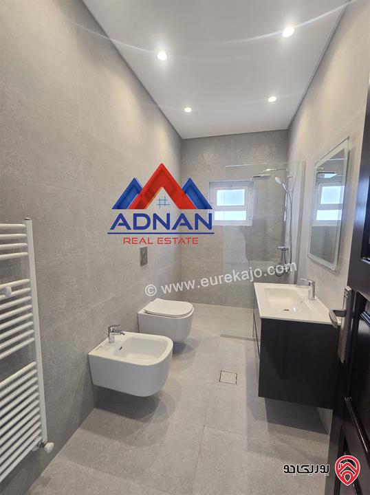 شقة طابقية مساحة 300م طابق ثاني للإيجار الفارغ مجددة بالكامل في عمان - الصويفية