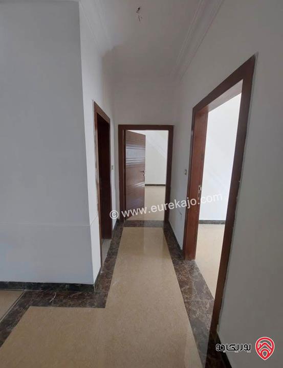 شقة مساحة 150م طابق ثالث للبيع في عمان - تلاع العلي 