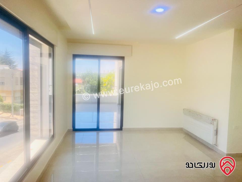 شقة للبيع في عمان مساحه 240 متر طابق اول - ام السماق خلف ستي مول ومكة مول   