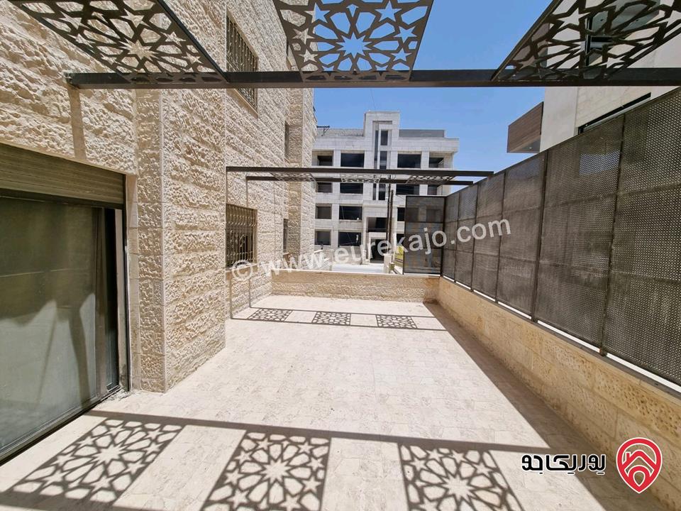 شقة ارضية مساحة 190م داخلي و 150م خارجي للبيع في عمان - خلدا