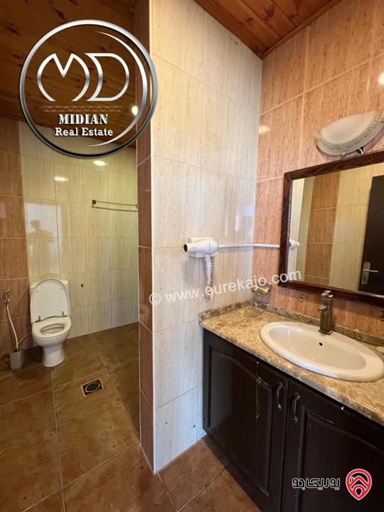 شقة دوبلكس فارغة للايجار طابق أخير مع روف في عمان - ضاحية الرشيد مساحة 300م مع تراسات اطلالة رائعة