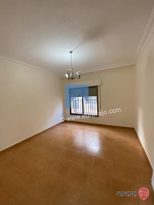 شقة فاخرة للبيع في عمان - خلدا العوجانية  -  قرب المعارف ودوار النخبة طابق ثاني 175م بسعر مغري