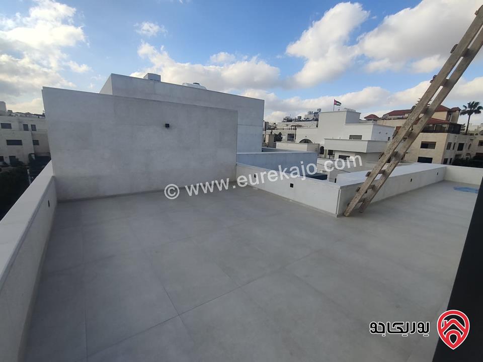 فلل متلاصقة مساحة الارض 250م مساحة البناء 500م للبيع في عمان - عبدون 