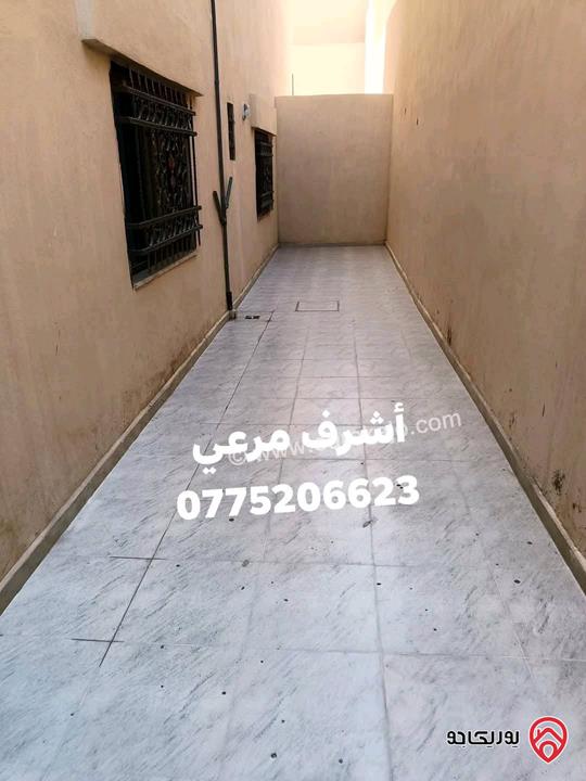 شقة شبه أرضية مساحة 140م داخلي و 70م خارجي للبيع في الزرقاء الجديدة