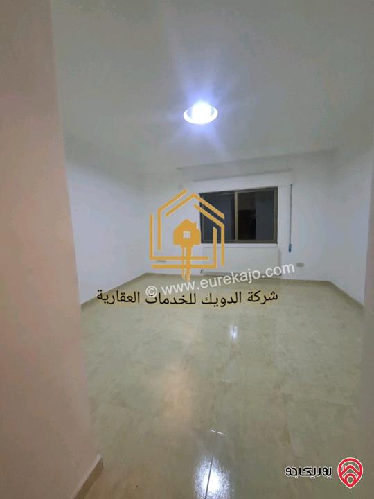 شقة فارغة طابق ارضي معلق مساحة 150م للإيجار في عمان - ضاحية الرشيد 