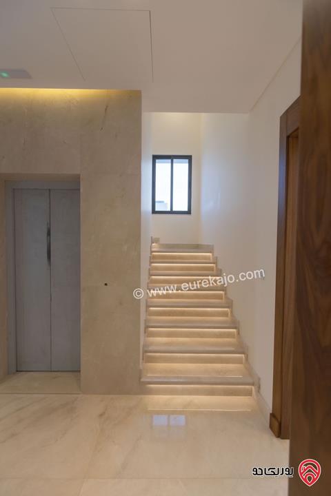 فيلا مساحة 750م على أرض 500م للبيع في عمان - ام تينه دابوق بالقرب من المواصفات و المقاييس و كوخ دابوق