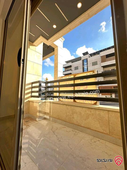 شقة فاخرة سوبر ديلوكس طابق أرضي معلق 161م للبيع في عمان - البنيات 