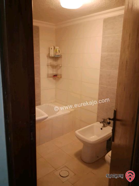 شقة ارضية مساحة 150م داخلي و 60م خارجي للبيع مفروش في عمان - صويلح