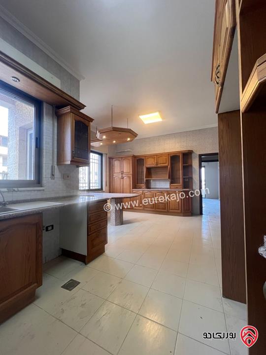 شقة طابق ثالث مساحة 325م للايجار في عمان - ضاحية الأمير راشد 