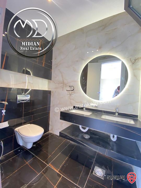 رووف فارغ للايجار في عمان - دابوق مساحة 350م مع تراسات تشطيبات ديكورات عصرية فاخرة اطلالة رائعة جديد لم يسكن