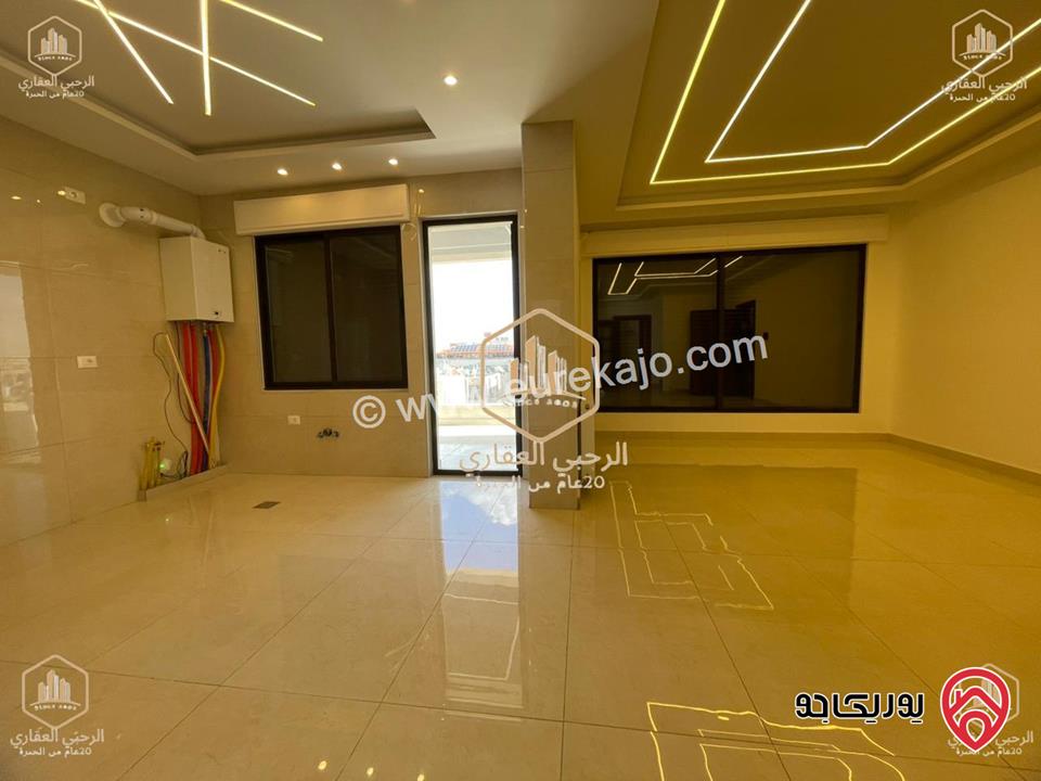 شقة سوبرديلوكس جديد لم يسكن طابق ثالث مع رووف مساحة 280م للايجار في عمان - الشميساني