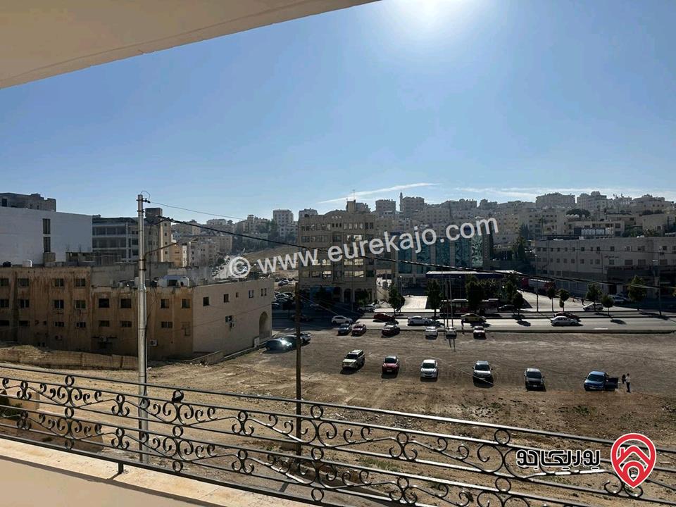 شقة فارغة 100م طابق ثاني للإيجار في عمان - الجبيهة على شارع الجامعة