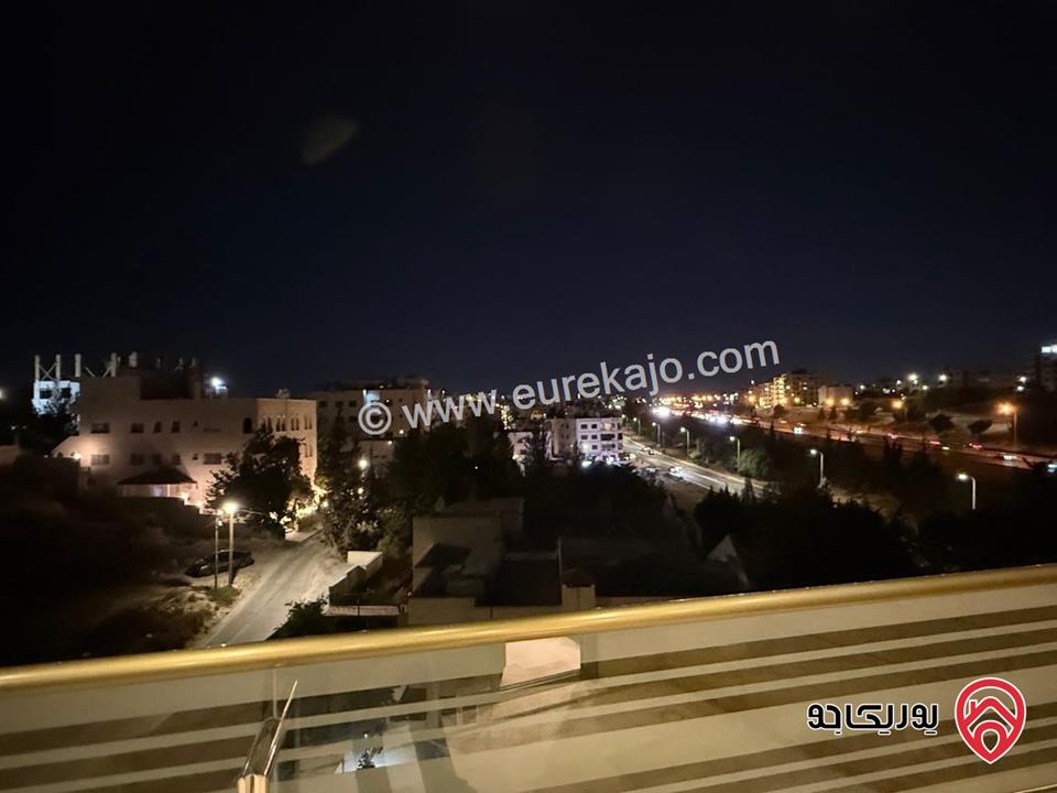 شقة سوبر ديلوكس طابق أخير مع روف مساحة 280م للايجار مفروشة في عمان - أم الكندم