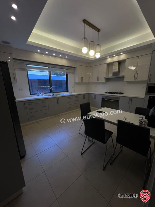 شقة ارضية مفروشة مساحة 250م للايجار في عمان - ام اذينة