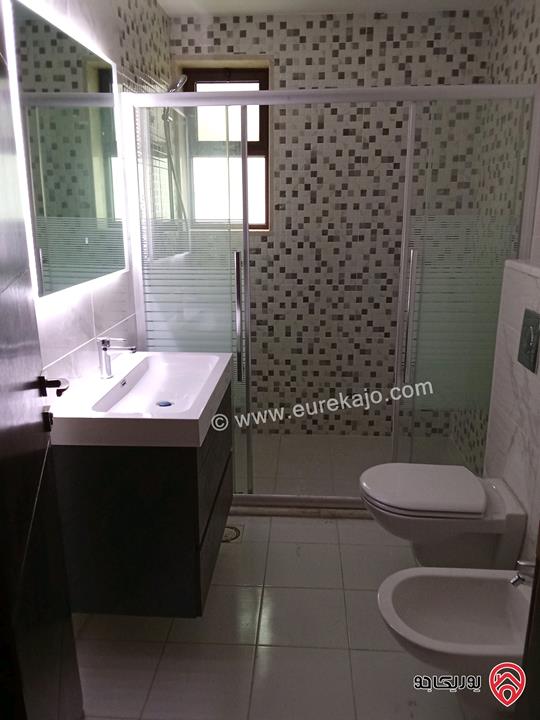 شقة مميزة مساحة 275م طابق أول للبيع في عمان - دير غبار 