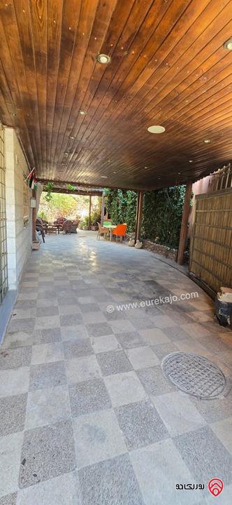 شقة ارضية مميزة مساحة 260م داخلي و 300م خارجي للبيع في عمان - تلاع العلي