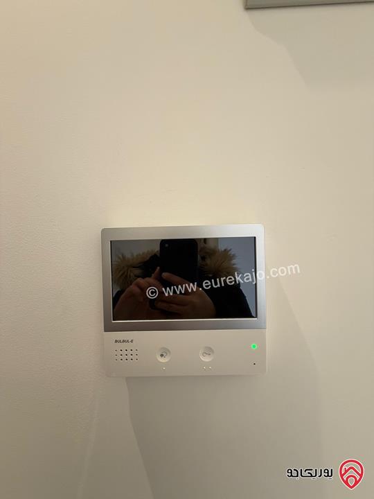 شقة سوبر ديلوكس طابق ثالث مع روف مساحة 229م داخلي و 120م خارجي للبيع في عمان - حي الصحابة  