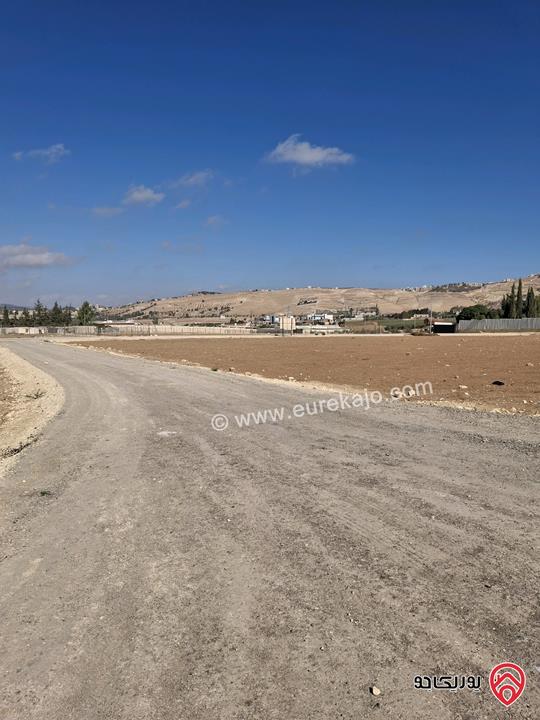 قطعة ارض استثمارية مساحة 750م للبيع في منطقة هادئة من أراضي شمال عمان - موبص