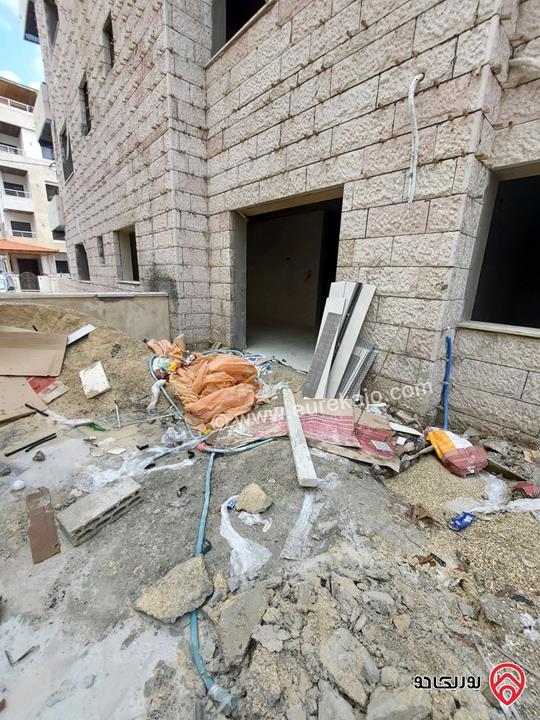 شقة أرضية قيد التشطيب مساحة 170م داخلي و 180م خارجي للبيع في عمان - تلاع العلي