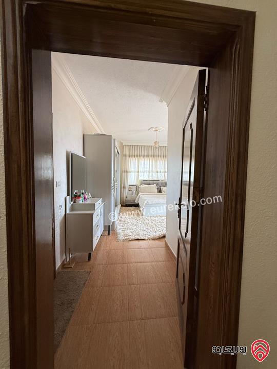 فيلا دوبلكس مساحة 300م على أرض 480م للبيع في مغاريب السلط 