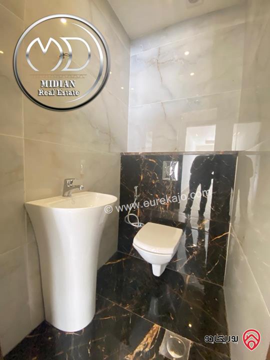 شقة أرضية للبيع في عمان - خلدا مساحة 185م مع ترس 40م تشطيبات سوبر ديلوكس جديدة لم تسكن بسعر مميز