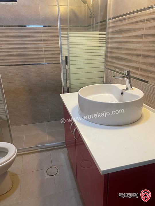 شقة شبه ارضية مساحة 168م داخلي و 100م خارجي للبيع في عمان - ضاحية الرشيد