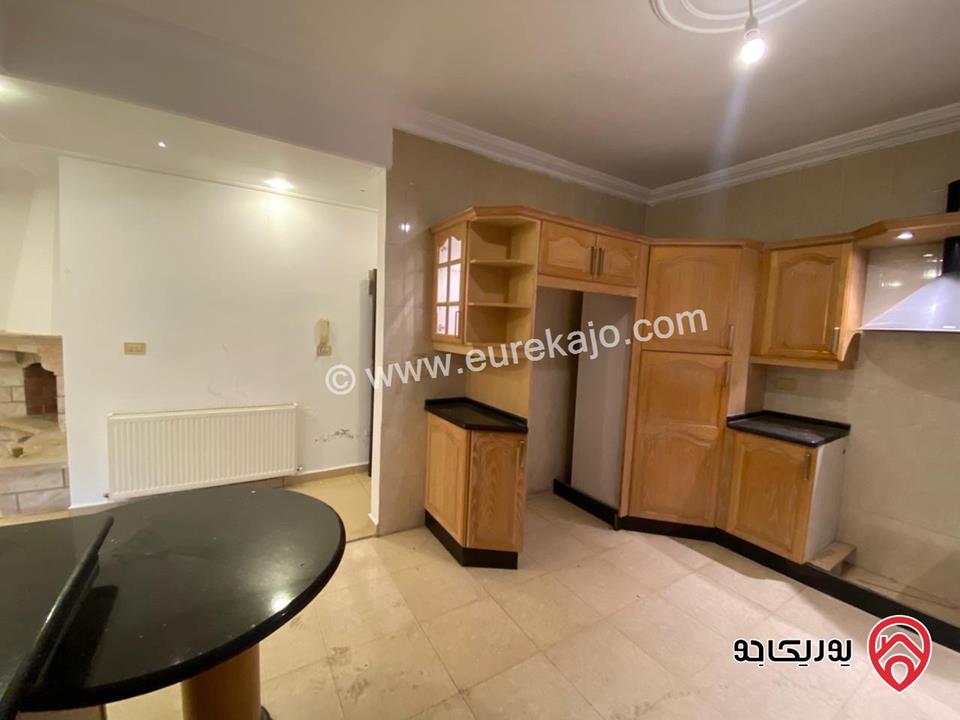 شقة طابق ثالث مساحة 200 م للبيع او للإيجار في عمان - تلاع العلي 