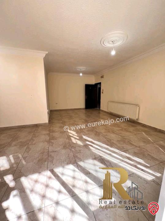 شقة سكنية استثمارية طابق ثالث مساحة 140م للبيع في عمان - منطقة السابع 