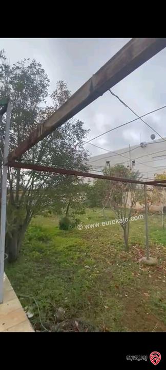 بيت مستقل مساحة 275م على أرض 920م للبيع في عمان - الجويدة