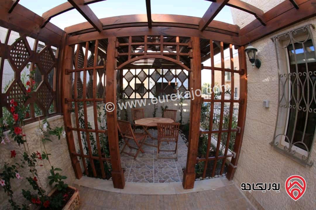 فيلا مساحة 981م على أرض 609م للبيع في عمان - دابوق قرب بوابة القصر