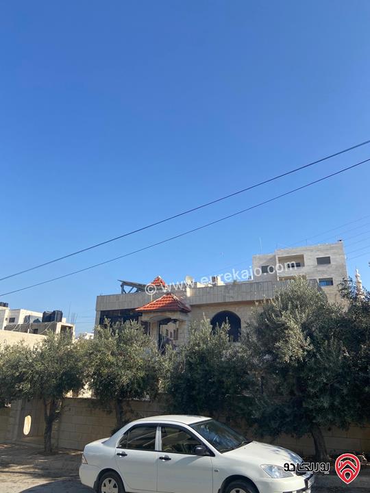 فيلا مساحة البناء 450م على أرض 993م تصلح لاسكان للبيع في عمان - مرج الحمام