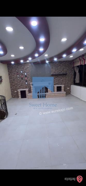 شقة طابق ثالث 185م مع روف 100م تشطيب سوبر ديلوكس للبيع في عمان - أم أذينة