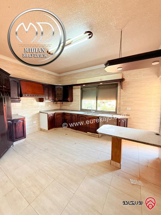 شقة فارغة للايجار في عمان - خلدا مقابل المعارف مساحة 230م 4 نوم طابق ثاني تشطيبات سوبر ديلوكس بسعر مميز