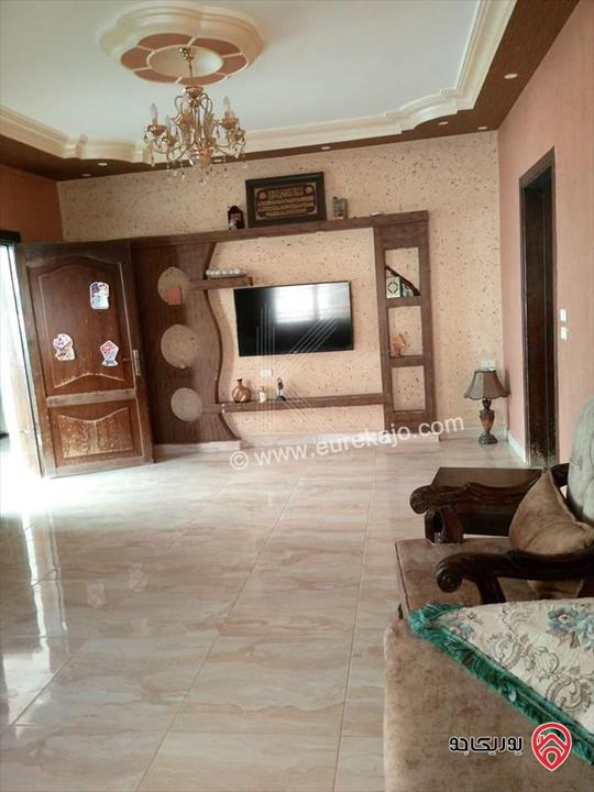 فيلا مستقلة مساحة 900م على أرض 702م للبيع في ماحص مع اطلالة خلابة