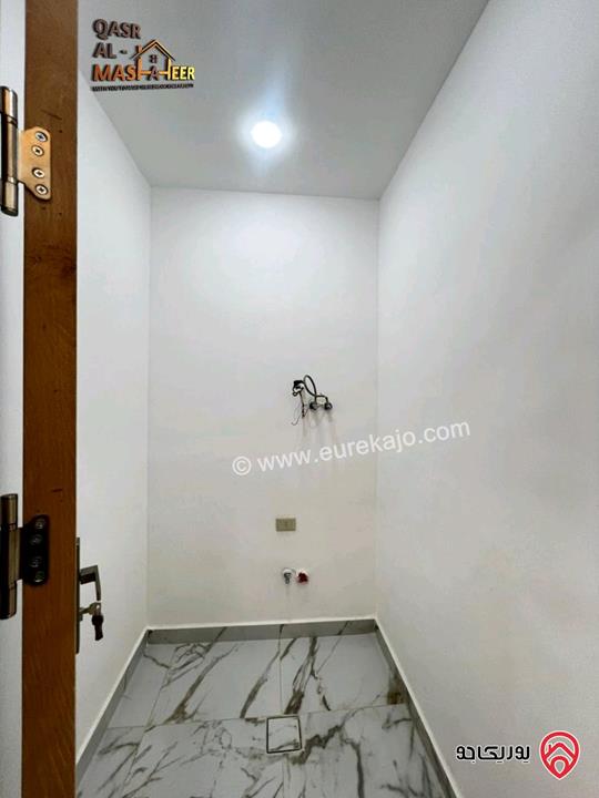 شقة فاخرة بدفعة 50% مساحة 195م داخلي و 150م خارجي للبيع في عمان - الجبيهة 