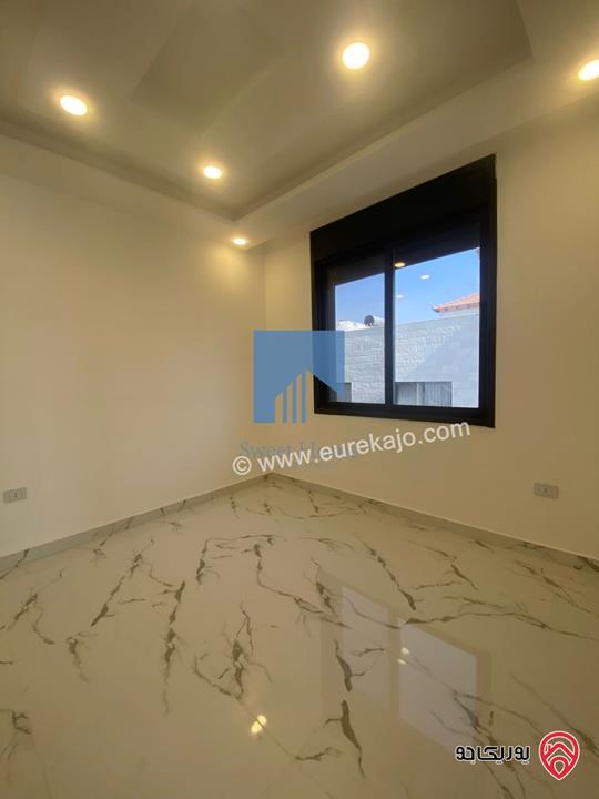 شقة فاخرة للبيع في عمان - خلدا قرب إشارة البنك العربي ومركز زها طابق ثالث 220م مع روف دوبلكس 100م لم تسكن