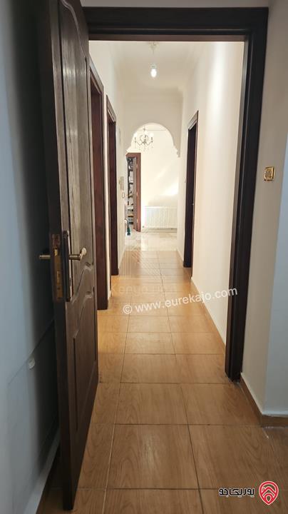 شقة مميزة طابق أرضي مساحة 143م مع مساحات خارجية للبيع في عمان - تلاع العلي