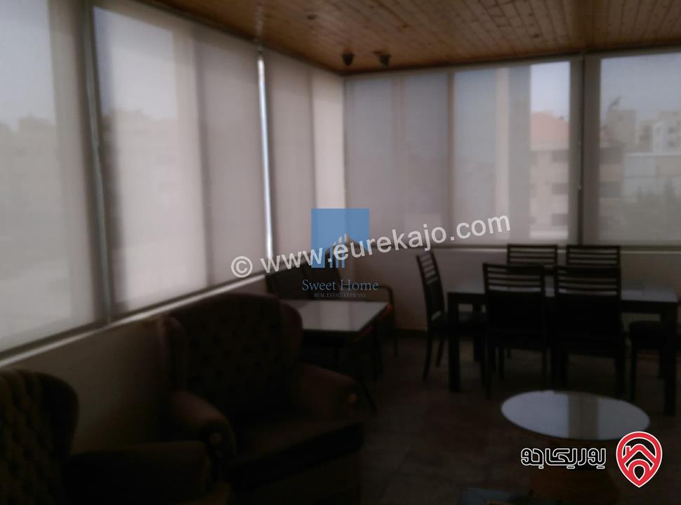 شقة مفروشة فاخرة طابق ثالث 145م مع روف 85م للبيع في عمان - عبدون 